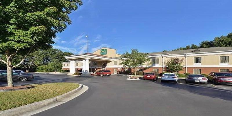לית'וניה Quality Inn & Suites Decatur - Atlanta East מראה חיצוני תמונה