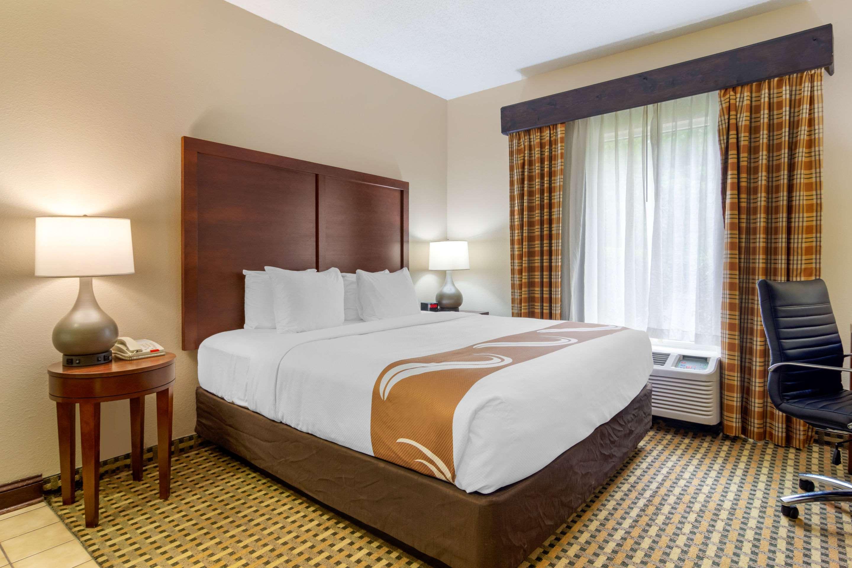 לית'וניה Quality Inn & Suites Decatur - Atlanta East מראה חיצוני תמונה