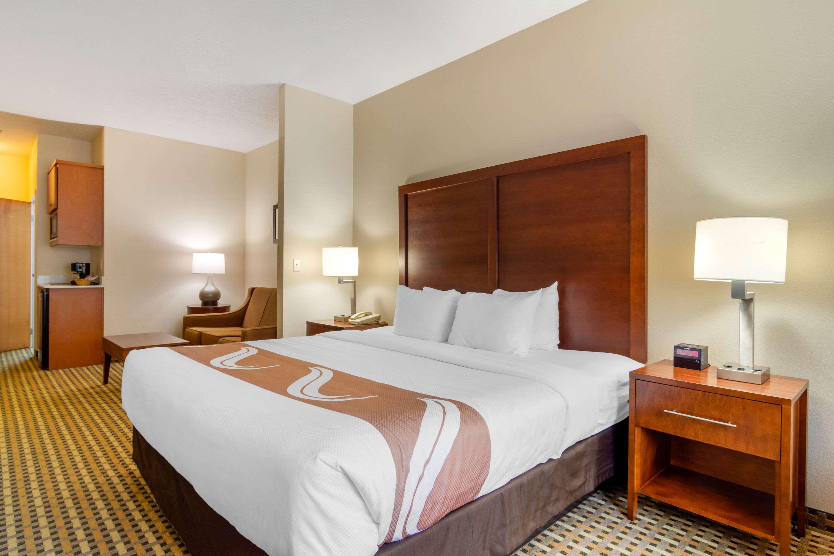 לית'וניה Quality Inn & Suites Decatur - Atlanta East מראה חיצוני תמונה