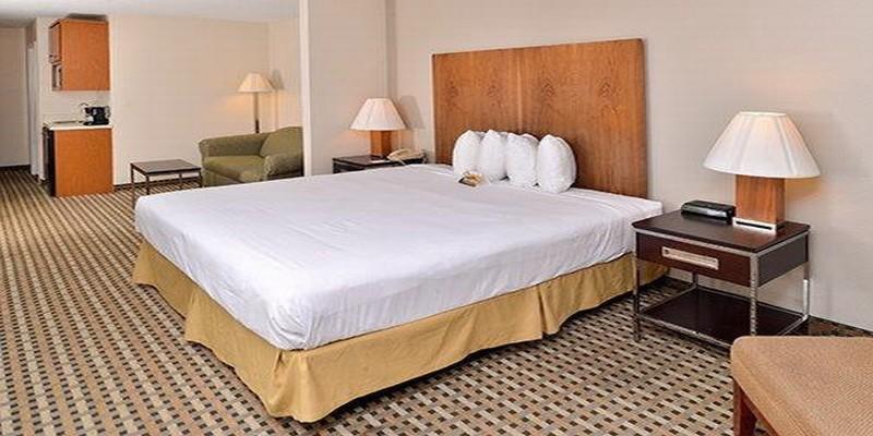 לית'וניה Quality Inn & Suites Decatur - Atlanta East מראה חיצוני תמונה