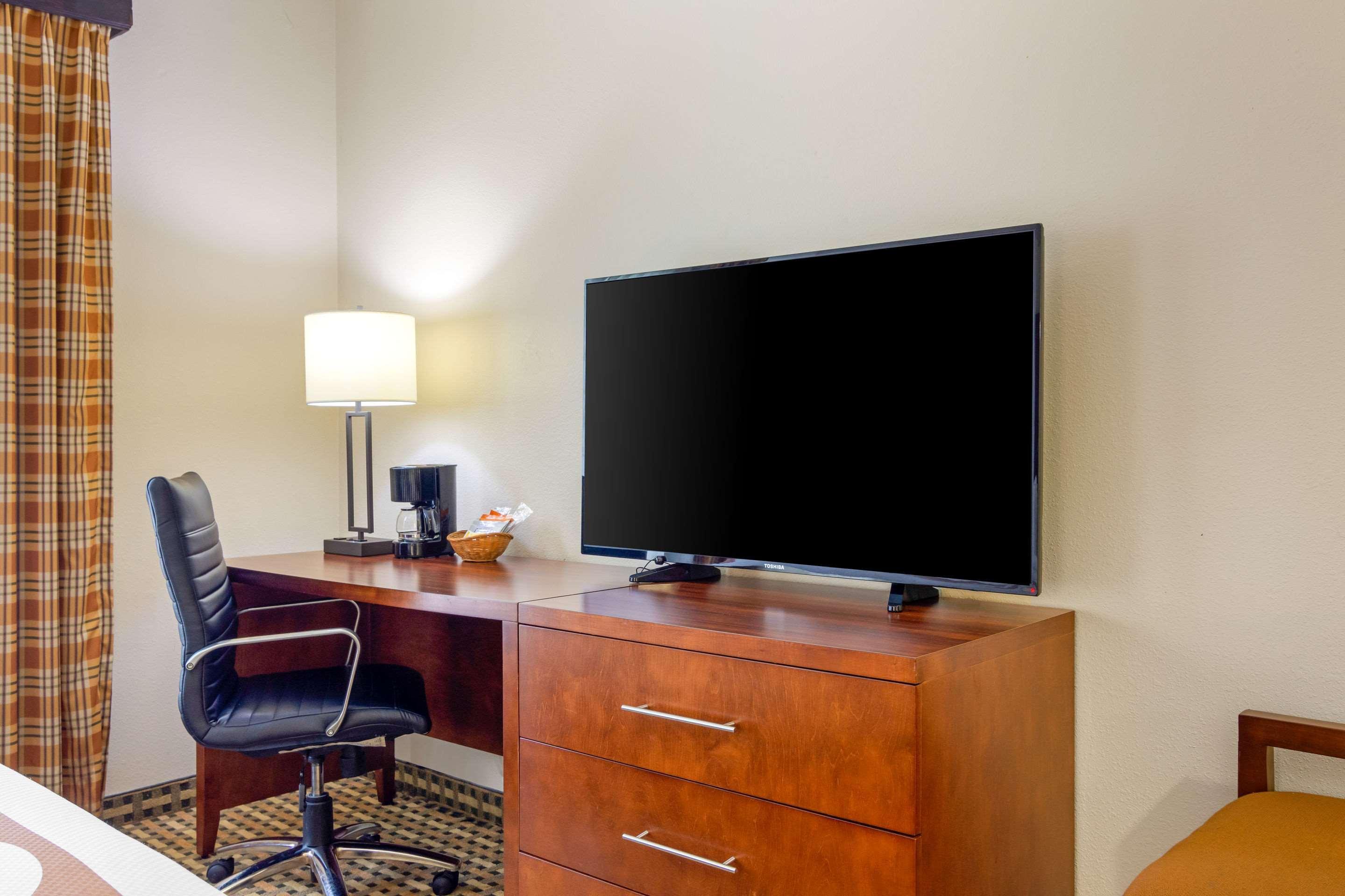 לית'וניה Quality Inn & Suites Decatur - Atlanta East מראה חיצוני תמונה