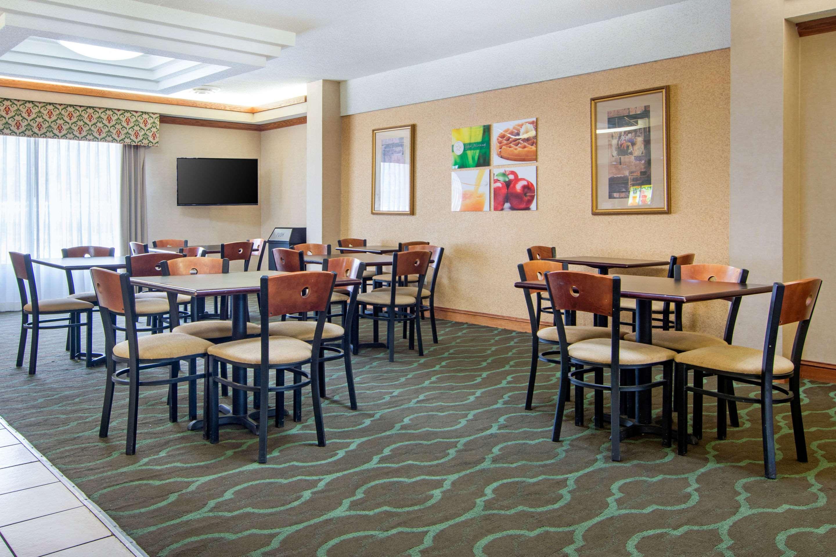 לית'וניה Quality Inn & Suites Decatur - Atlanta East מראה חיצוני תמונה