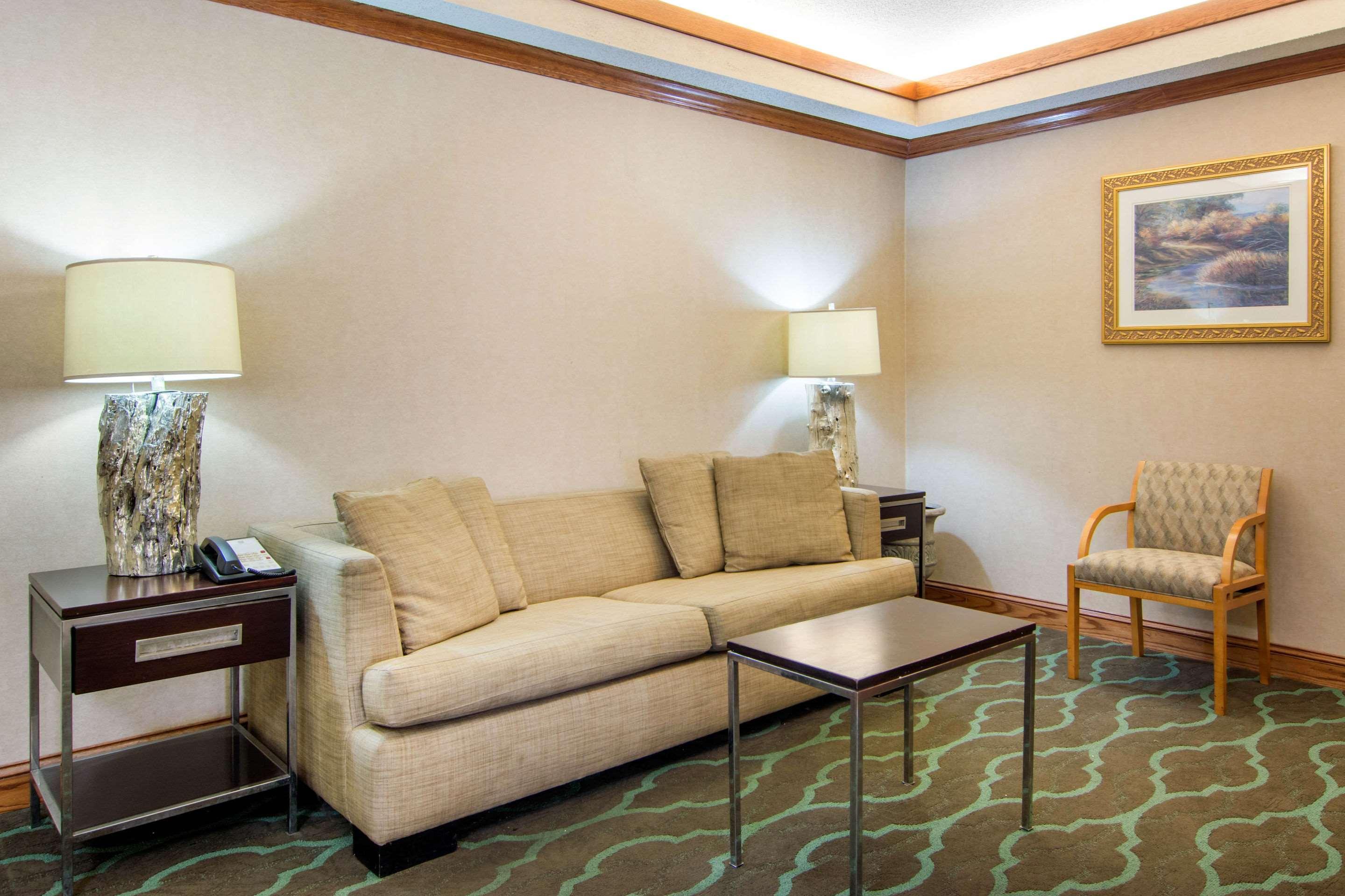לית'וניה Quality Inn & Suites Decatur - Atlanta East מראה חיצוני תמונה