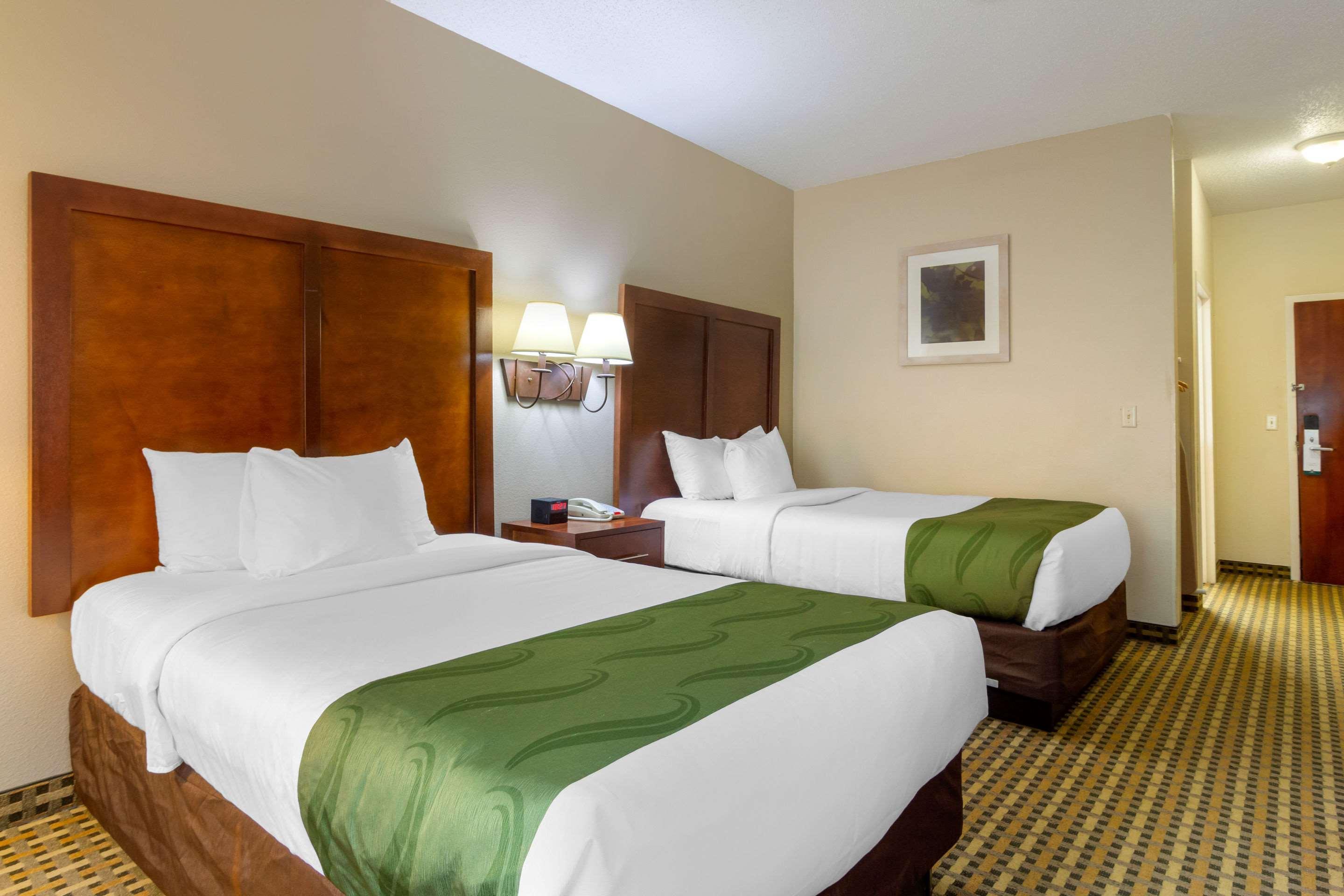 לית'וניה Quality Inn & Suites Decatur - Atlanta East מראה חיצוני תמונה