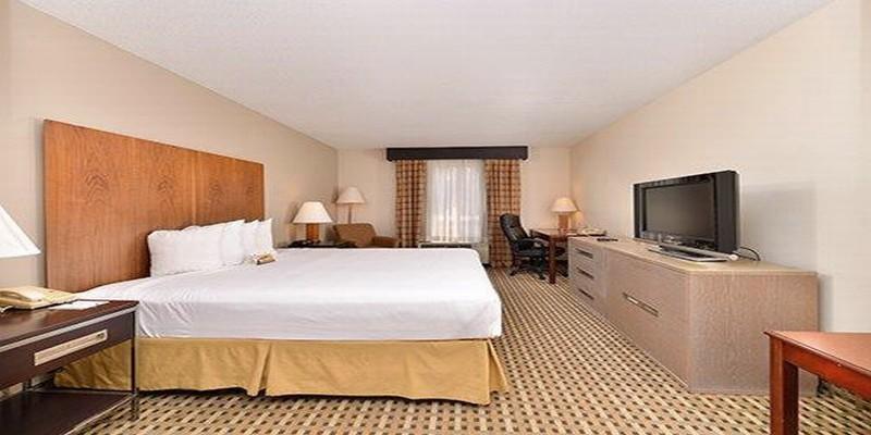 לית'וניה Quality Inn & Suites Decatur - Atlanta East מראה חיצוני תמונה