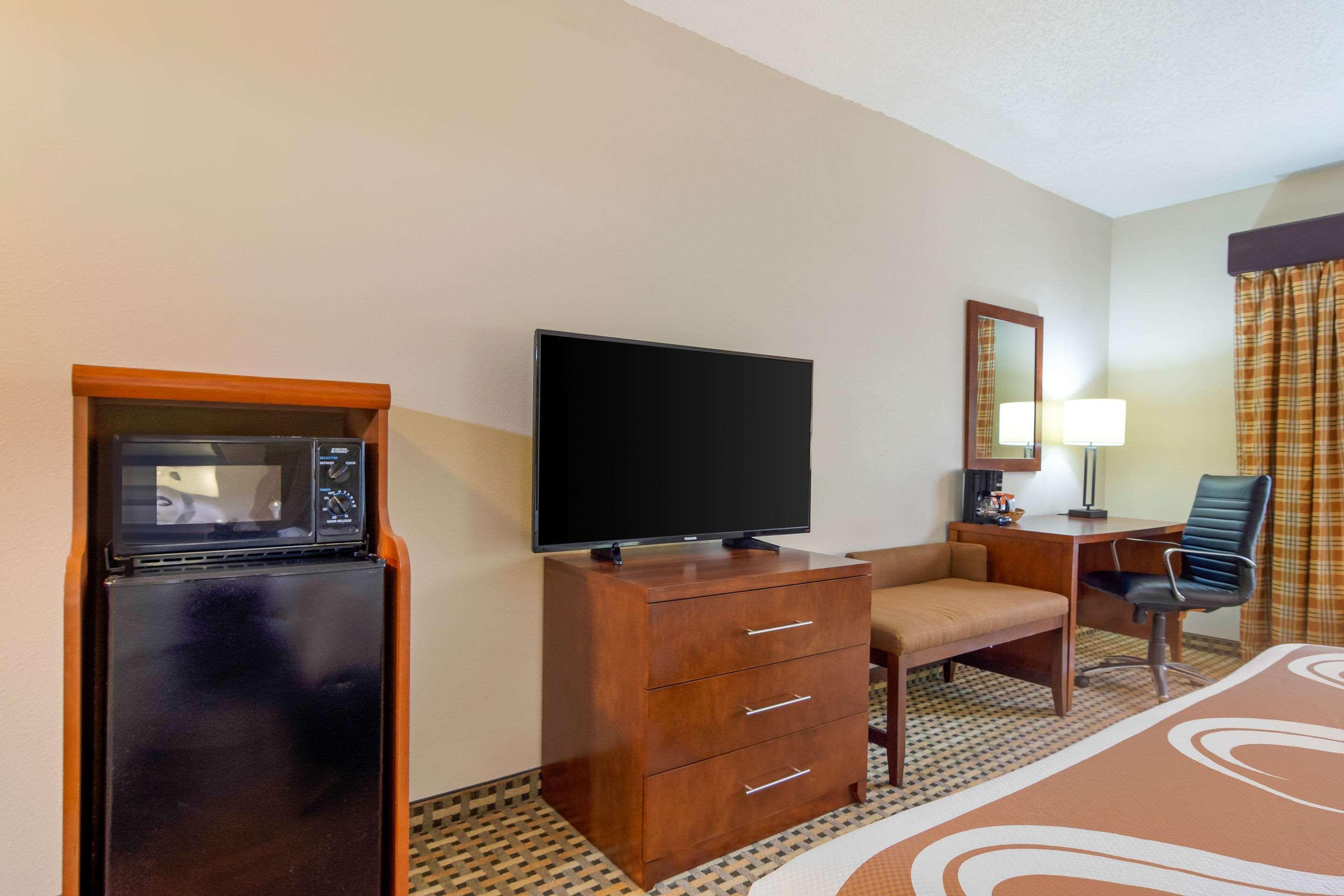 לית'וניה Quality Inn & Suites Decatur - Atlanta East מראה חיצוני תמונה