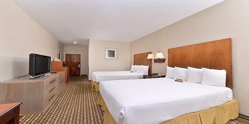 לית'וניה Quality Inn & Suites Decatur - Atlanta East מראה חיצוני תמונה