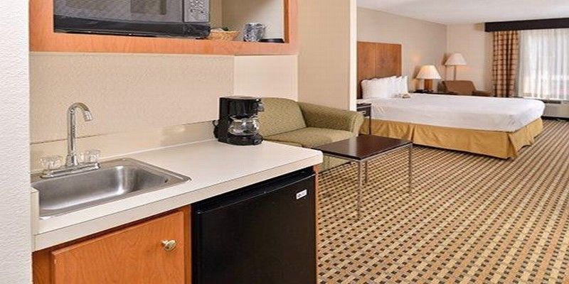 לית'וניה Quality Inn & Suites Decatur - Atlanta East מראה חיצוני תמונה